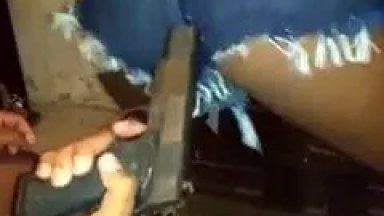 Novinha do Morro Ficou Rebolando Sua Bundinha Empinada na Arma do Traficante e Malandro Ainda Fez um Vídeo Amador da Dança – Caiu na Net