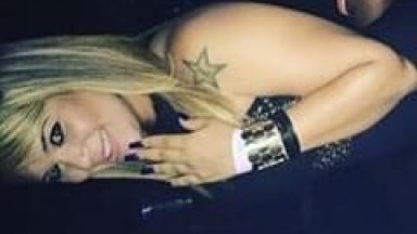Thania Casada Exibida e Bem Gostosinha Ficou Rebolando no Dedinho do Marido Enquanto Ele a Masturbava e Gravava um Vídeo