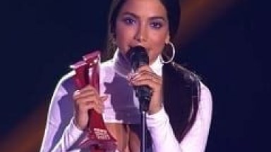 Anitta Cantora Gostosa Pagou Peitinho em Show de Premiação da Multishow Fazendo Uma Performance Ousada de Sutiã e Calcinha Onde Saiu Campeã