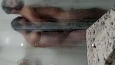 Dois Barbudos Gays Muito Tarados Deram Uma Transada Nervosa no Banho e Gravaram um Vídeo Caseiro da Foda Anal – SP
