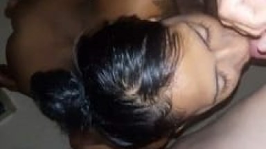 “Vai Que eu Vou Gozar” Nathasha Mulatinha Ficou Mamando Seu Parceiro e Acabou Ganhando Muito Leitinho na Sua Boca – Amadora