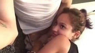 Ninfeta Gostosa Queria Mamar a Rola do Amigo, Mas Esse Moleque Esquisito Ficou Negando e Gravou um Vídeo Dessa Cena Deprimente – Caiu na Net