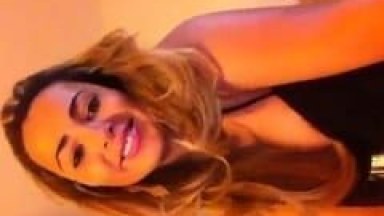 Tamíres Loira Impressionantemente Gostosa Ficou Dançando e Mostrando Seus Peitinhos Deliciosos em Vídeo Caseiro Que Gravou Pro Ficante – MG