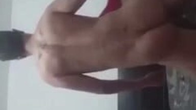 Thiago Gay Taradão Colocou Seu Amigo Passivo de Quatro e Meteu a Vara de Lado no cu Dele Enquanto Filmava Esse Anal Quente