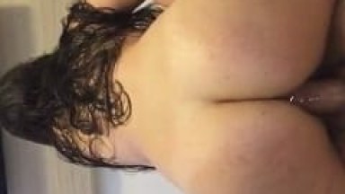 Brenda Amadora Rabuda Bem Deliciosa Ficou de Costas Pro Seu Parceiro Quicando Forte na Piroca Enquanto Ele Fazia Uma Filmagem – Amadores