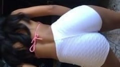 Kaliane Lima Ninfetinha Sensual Ficou Rebolando de Uma Forma Excitante e Gravou um Vídeo Caseiro Dessa Performance Espetacular – Amadora