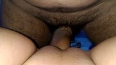 Esposa da Buceta Lisa e Muito Deliciosa Ficou Levando Rola do Seu Marido e Gravou um Vídeo Caseiro de Pertinho – Caiu na Net