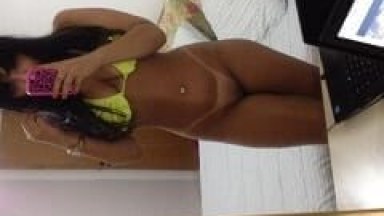 Tatiana Moreninha Ninfeta Muito Gostosa Ficou Empinada de Quatro no Chão, Pro Seu Parceiro Meter a Rola Sem dó – RJ