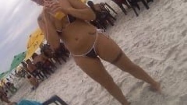 Nathália Paulista Muito Gostosinha Fez Topless no Carro Indo Pra Cabo Frio de Janela Aberta Pra Galera Olhar Enquanto Corno Filmava