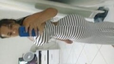 Bia Esposa Gostosa Estava Deitada de Bunda Pra Cima Dormindo e Seu Marido Ficou Filmando a Gostosa e Passando a Mão – SP