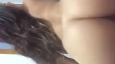 Thaís Ninfeta Carioca Bem Gostosinha Empinou Seu Popozão Pra Câmera e Começou a Rebolar Gostoso Exibindo Sua Xereca – Amadora