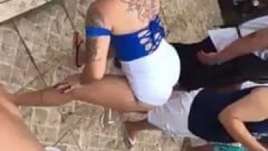 Na Festa “Tropa Das Vips” Dançarinas MUITO Gostosas Ficaram Rebolando Com Talento, Levando a Galera ao Delírio – Caiu na Net