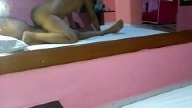 Valéria Esposa Morena da Raba Grande Ficou Quicando Com Talento na Pica do Seu Marido e Tarado Filmou Tudo Através do Espelho do Motel – Caiu na Net