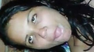 Ana Luíza Ninfeta Deliciosa Ficou Chupando a Piroca Com Muito Talento e Acabou Enchendo Sua Boquinha de Porra – Caiu na Net