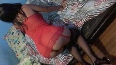 Carla Tesão de Esposa Colocou Uma Lingerie Vermelha e Começou a Quicar Com Força na Pica do Seu Macho Sortudo – Amadores
