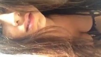 Diana Amadora Muito Tesuda Ficou Exibindo os Peitinhos e Sua Rabeta Gostosa no Banheiro e Mandou o Vídeo Pro Ficante – Amadora