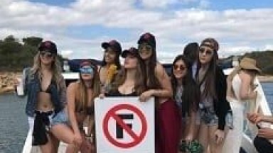 Jurerê Internacional Bairro do Litoral de Floripa Tem Festa o Ano Inteiro, e Sempre Conta Com a Presença de Gostosas Fazendo Altas Putarias Nos Iates de Empresários – Caiu na Net