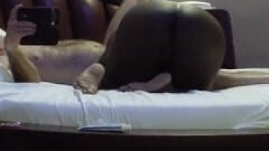 Lohaine Pretinha da Rabeta Grande de Caxias – RJ Ficou Toda Empinada Pra Mamar Seu Colega de Trabalho e Ele Filmou Pelo Espelho do Motel – Amadores