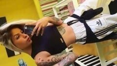 Karlla Alencar Ninfeta Deliciosa de São Paulo – SP Que Tem a Folha da Maconha Tatuada na Bunda Rebolou Toda Sensual e Tirou Fotos Ousadas