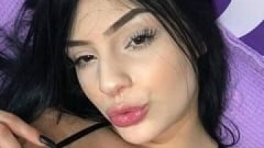 Valentina Morena Muito Gata do Sul Ficou Exibindo Seus Peitinhos e Seu Capô de Fusca Enquanto Conversava no Skype Com o Ficante