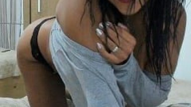 Raquel Morena Casada do Sorriso Bonito de Criciúma – SC Que Trabalha Como CamGirl se Exibiu Peladinha em Vídeos e Fotos Muito Picantes – Amadora