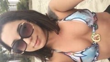Julia Mendez Ninfetinha de 18 Anos Muito Gostosa Que Pode Ser a Sua Namoradinha de Luxo Por Uma Noite na Zona Sul de São Paulo Gravou Vídeos se Exibindo e se Tocando