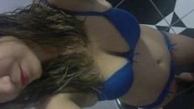 Carla Esposa Gostosa e Bem Sapeca de Macaé – RJ Entrou Com Força na Rola do Amante e Corno Filmou Essa Ousadia – Amadores