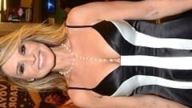 Paula Burlamaqui Atriz Coroa Bem Enxuta Foi Curtir Uma Cachoeira na Serra Dos Órgãos e Enquanto a Amiga Filmava Ela Acabou Pagando Peitinho