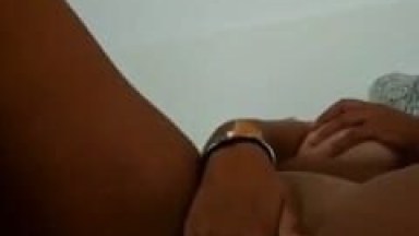 Rita Amadora Portuguesa de Tripeira de Lisboa Gravou um Vídeo Caseiro Masturbando Sua Xereca Para Mandar Pro Seu Namorado – Caiu na Net