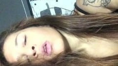 Camilla Goddess Ruiva Ousada,Tatuada e Fetichista Gravou Vídeo Balançando a Rabeta e Abrindo Seu Bucetão – Amadora
