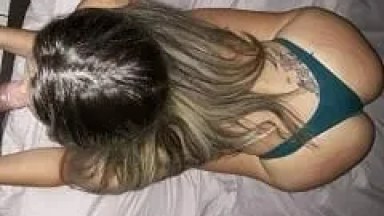 Carina Esposa Especial de Bonfim em Campinas – SP Gravou um Vídeo Amador Excitante Chupando o Seu Parceiro de Quatro Usando Uma Lingerie Sexy – Caiu na Net