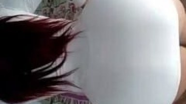 Valéria Ruiva Coroa da Bunda Gigante Levantou o Vestido e Começou a Rebolar de Forma Sensual Enquanto Seu Parceiro Gravava um Vídeo Amador – Caiu na Net