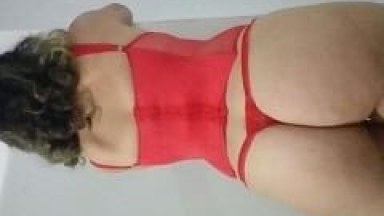 Cristina Esposa Portuguesa da Bunda Grande de Lisboa Ficou Balançando Sua Bunda Enquanto Seu Marido Bolinava Seu cu e Filmava – Amadores