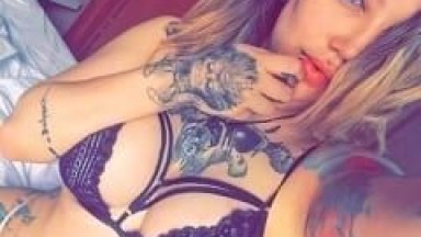 Jéssica Constantino Modelo Estilo Suicide Girl Que Vende Fotos Nuas Para Americanos Gravou Vídeos Provocantes Como Prévias Pros Fãs