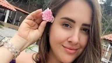 Patrícia Leite do BBB18 Que é Funcionária Pública em Fortaleza – CE e Também é Cantora e Compositora Mostrou a Buceta Sem Querer Dentro da Casa