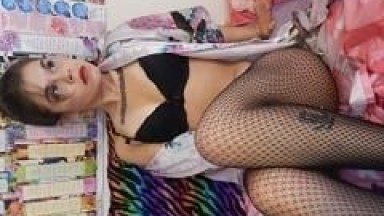 Lovely Liv Modelo Erótica Americana de Apenas 24 Aninhos Gravou um Vídeo Completo de Sexo Com Direito a Gozada na Boca Pra Postar na Web
