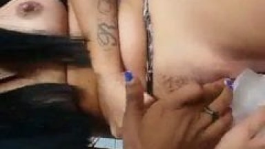 Safada De Jurere – SC Com Fogo Na Buceta Foi Na Onda Dos Amigos E Passou Gelo Na Buceta Pra Tentar Controlar O Tesão