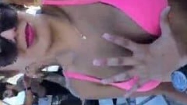 Amadoras Argentinas Muito Deliciosas Ficaram Perdendo a Linha em Festinha na Lancha Enquanto o Dono Ficou Passando a Mão Nos Peitos – Caiu na Net