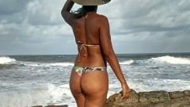 Esposa Gemedeira Casada Liberou A Buceta Pro Amigo Do Corno Enquanto Ele Filmava Tudo De Pertinho, Mas Caiu Na Net Esse Video De Sexo Amador Maravilhoso
