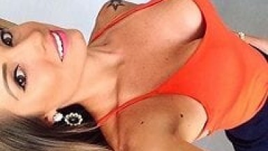 BBB18: Jessica Mueller Empresária Cavala Muito Gostosa Acaba Mostrando Seu Peito Lindo Na Hora De Trocar De Roupa