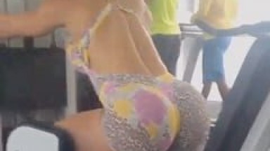 Flagra Amador De Loira Gostosa Malhando Na Academia Smart Fit No RJ De Uma Forma Muita Exitante E Com Uma Roupa Muito Sexy