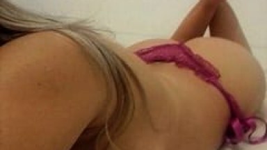 Branquinha E Loira Dona De Uma Buceta Perfeita E Dos Peitos Lindos Gravou Um Video Exibindo Seu Corpo Escultural Mas Caiu Na Net