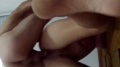 Maridão Da Uma Surra De Piroca Na Buceta Da Sua Esposa Safada, Que Fica Todo Empinada Gemendo Gostoso Enquanto É Filmada