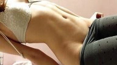 Branquinha Sexy Da Xota Cabeluda Ficou De Costas Pro Seu Parceiro, Colocou O Celular Pra Filmar E Deixou Ele Filmar Comendo Sua Xota Apertadinha