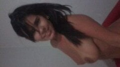 De Madrugada Depois De Uma Festa O Rapaz Arrastou Uma Novinha, Eles Com Muito Tesão Pararam O Carro No Meio Do Mato E Filmou O Sexo Anal Mas Ela Não Aguentou E Pediu Pra Parar