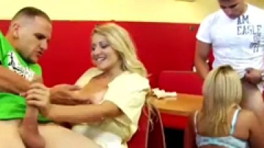 Gostosona Topa Fazer Porno Amador com Desconhecido por Uma Boa Grana