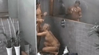 Flagra De Sexo Em Big Brother da Croácia com Loira Muito Gostosa e Safada