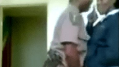 Flagra Real de Dois Policias Transando em Uma Sala da Delegacia Supostamente Tranquila