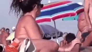 Coroa Safada e Gostosa Metendo na Praia de Nudismo Abricó na Barra da Tijuca – RJ