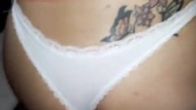 Incesto – Irmão Passou Viu Irmã Muito Gostosa Tomando Banho e Teve que Comer Gostoso